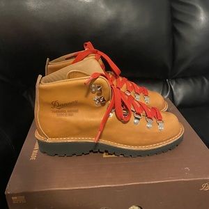 Danner Mountain LT Cascade Womens Size 7.5